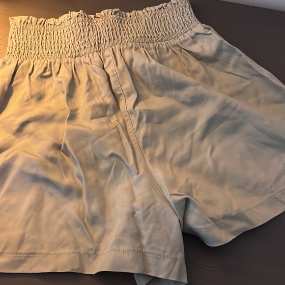 Sage flowy shorts - Picture 3 of 3